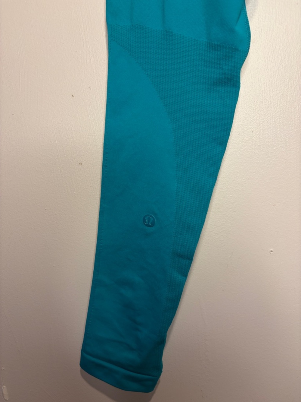 Lululemon Zone In Crop Leggings Peacock Teal Compression Seamless Approx SZ 4 - Picture 6 of 10